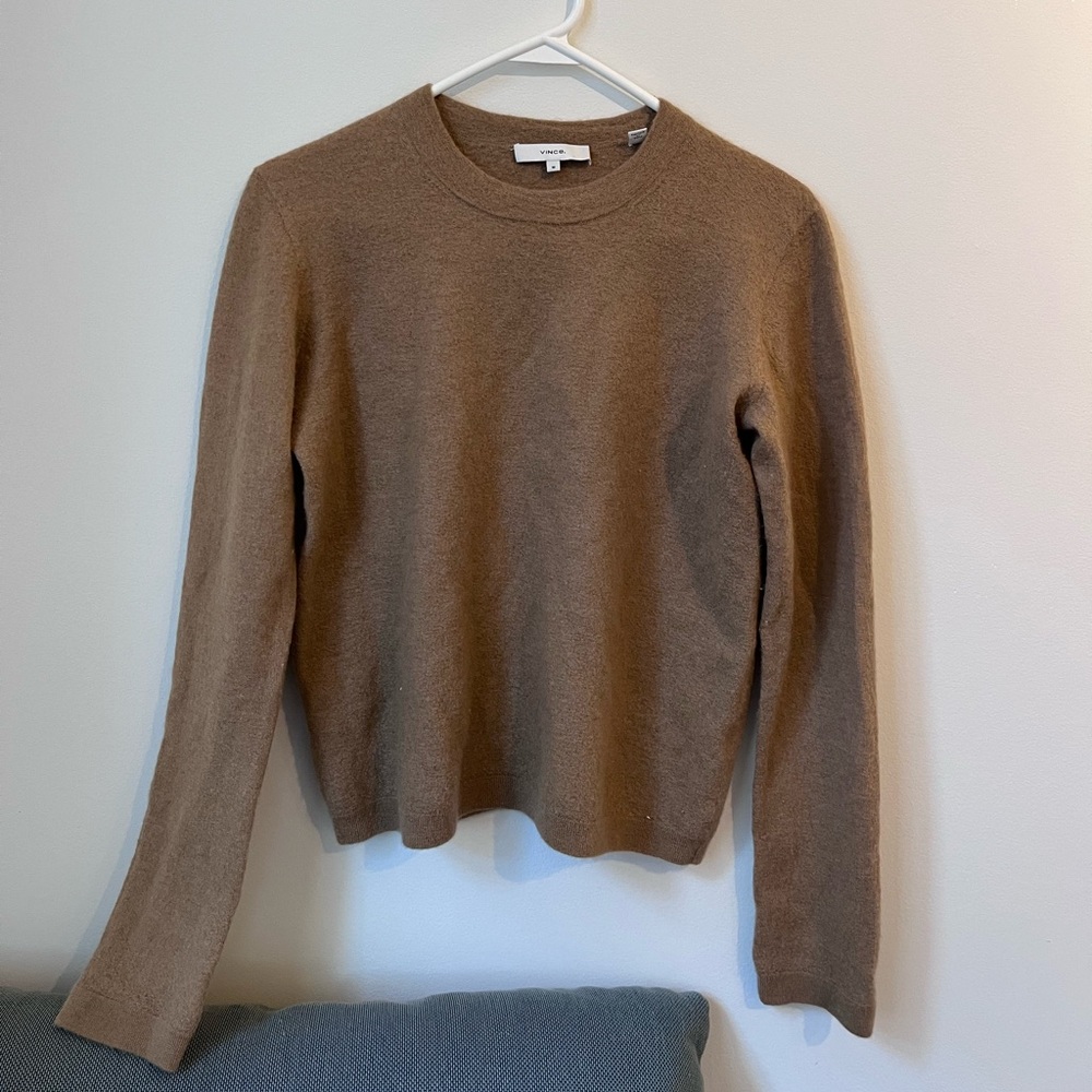 Vince 100% cashmere sweater